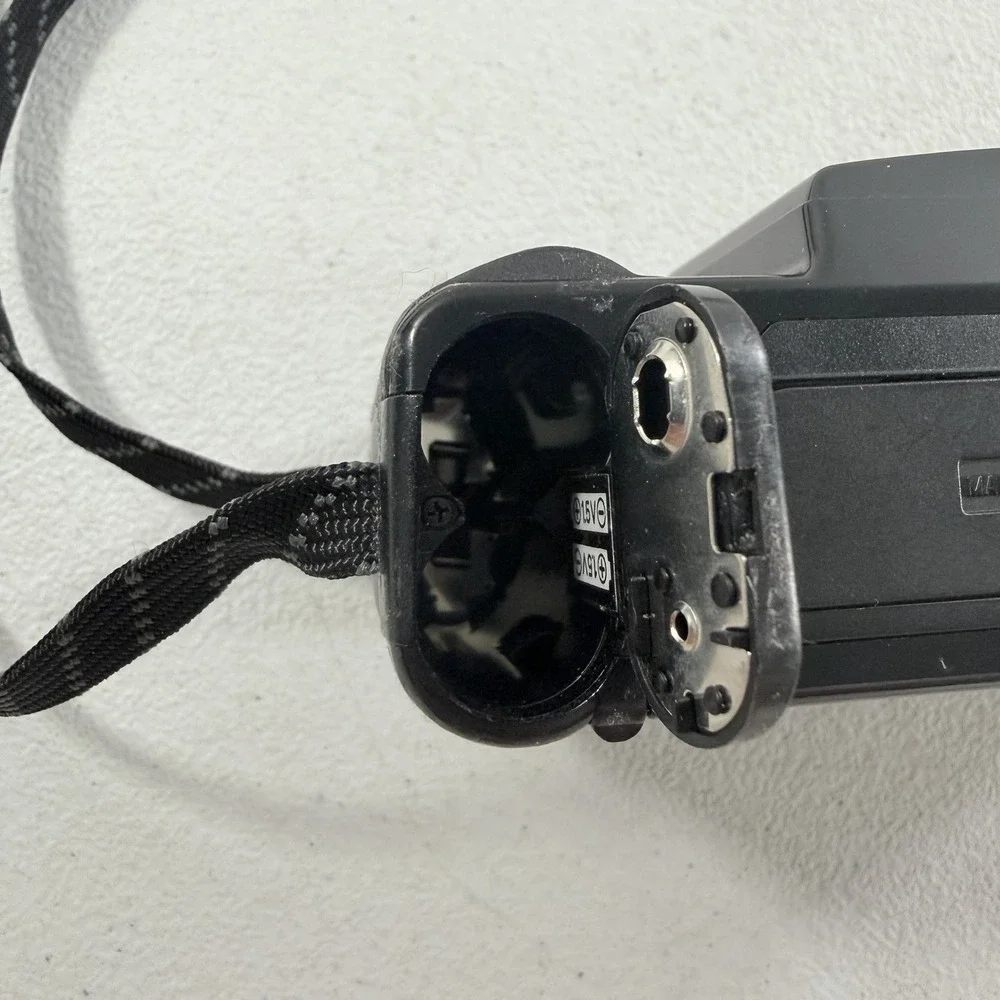 Minolta Freedom II 35mm Film Camera Point‎ Shoot AF Flash READ DESCRIPTION WORKS